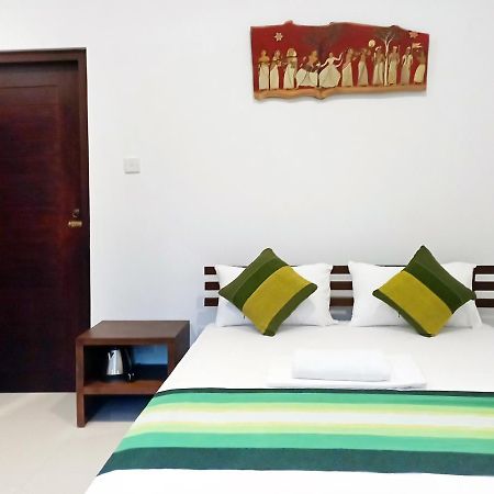 Hotel The Ritz Hikkaduwa Exterior foto