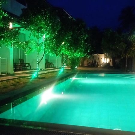 Hotel The Ritz Hikkaduwa Exterior foto