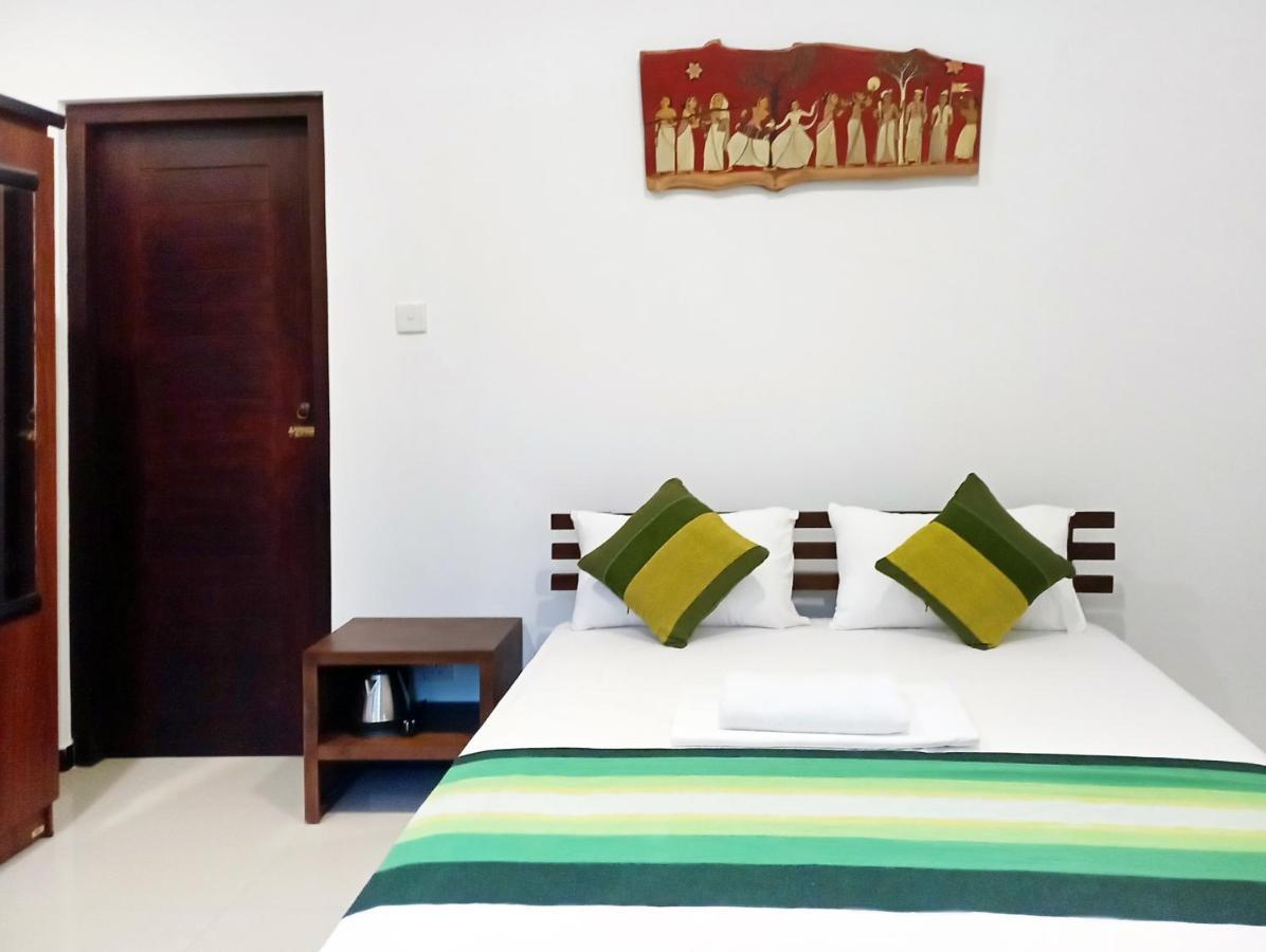 Hotel The Ritz Hikkaduwa Exterior foto