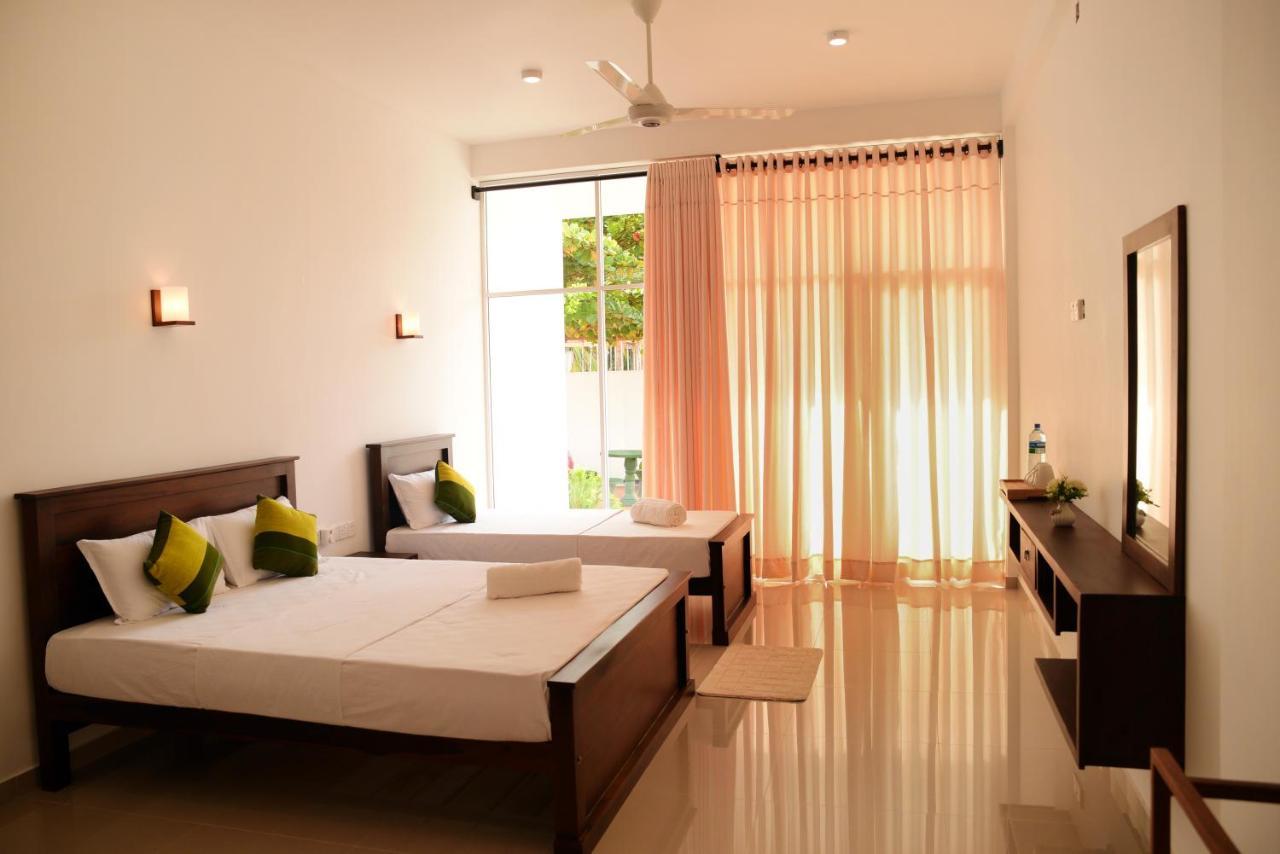 Hotel The Ritz Hikkaduwa Exterior foto
