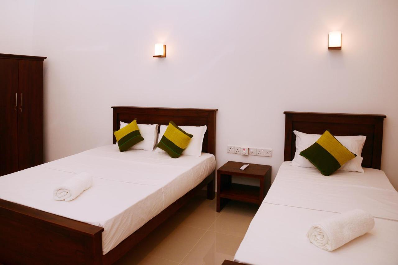 Hotel The Ritz Hikkaduwa Exterior foto