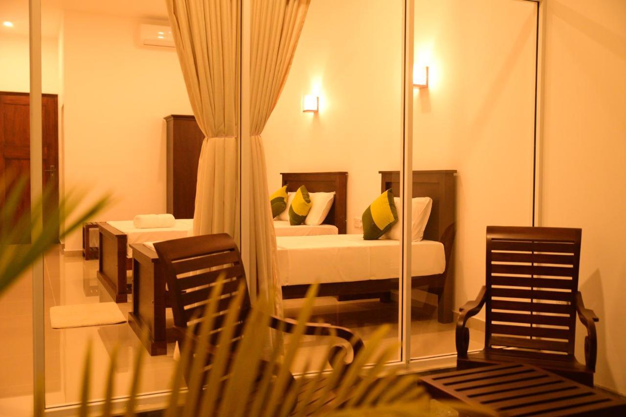 Hotel The Ritz Hikkaduwa Exterior foto