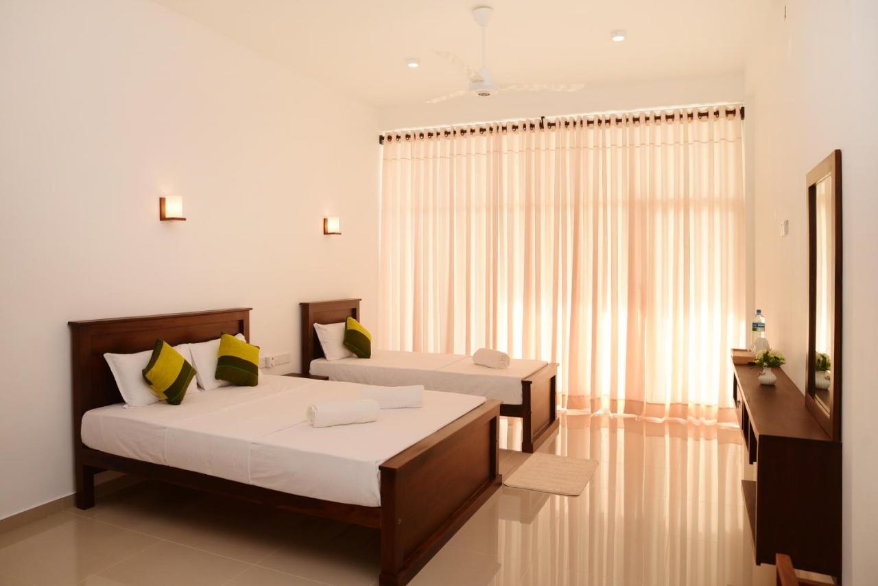 Hotel The Ritz Hikkaduwa Exterior foto
